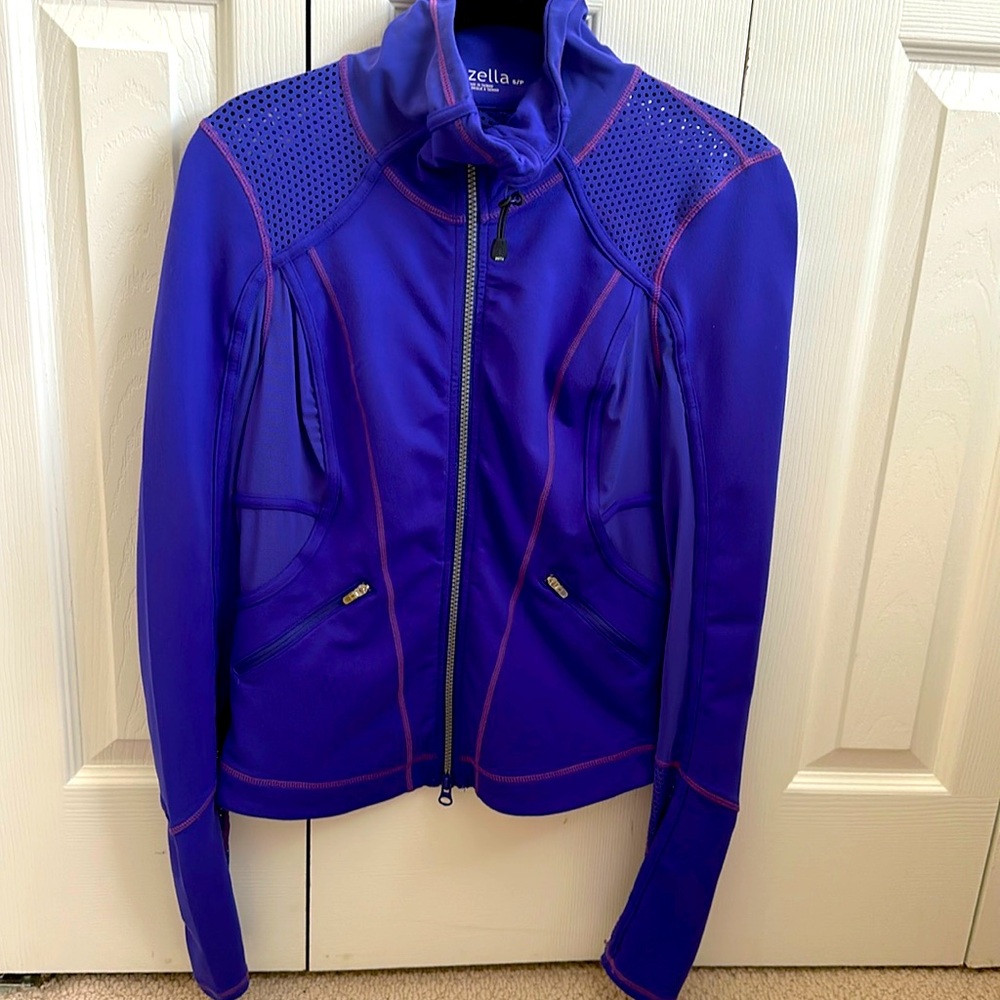 Zella zip up jacket. Size small.